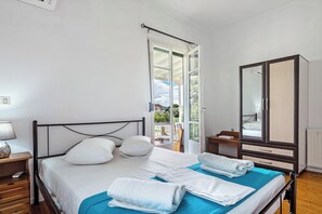 2 makuuhuonetta, silitysrauta/-lauta, ilmainen Wi-Fi, vuodevaatteet