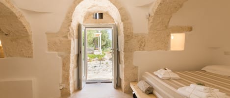 4 bedrooms, free WiFi, bed sheets