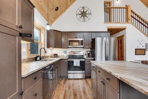 Fridge, microwave, oven, stovetop - Paradise Valley Lodge | 4 Bed, 3 Bath (Bethel)