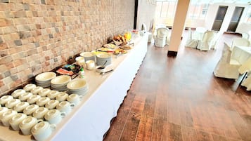 Free daily buffet breakfast