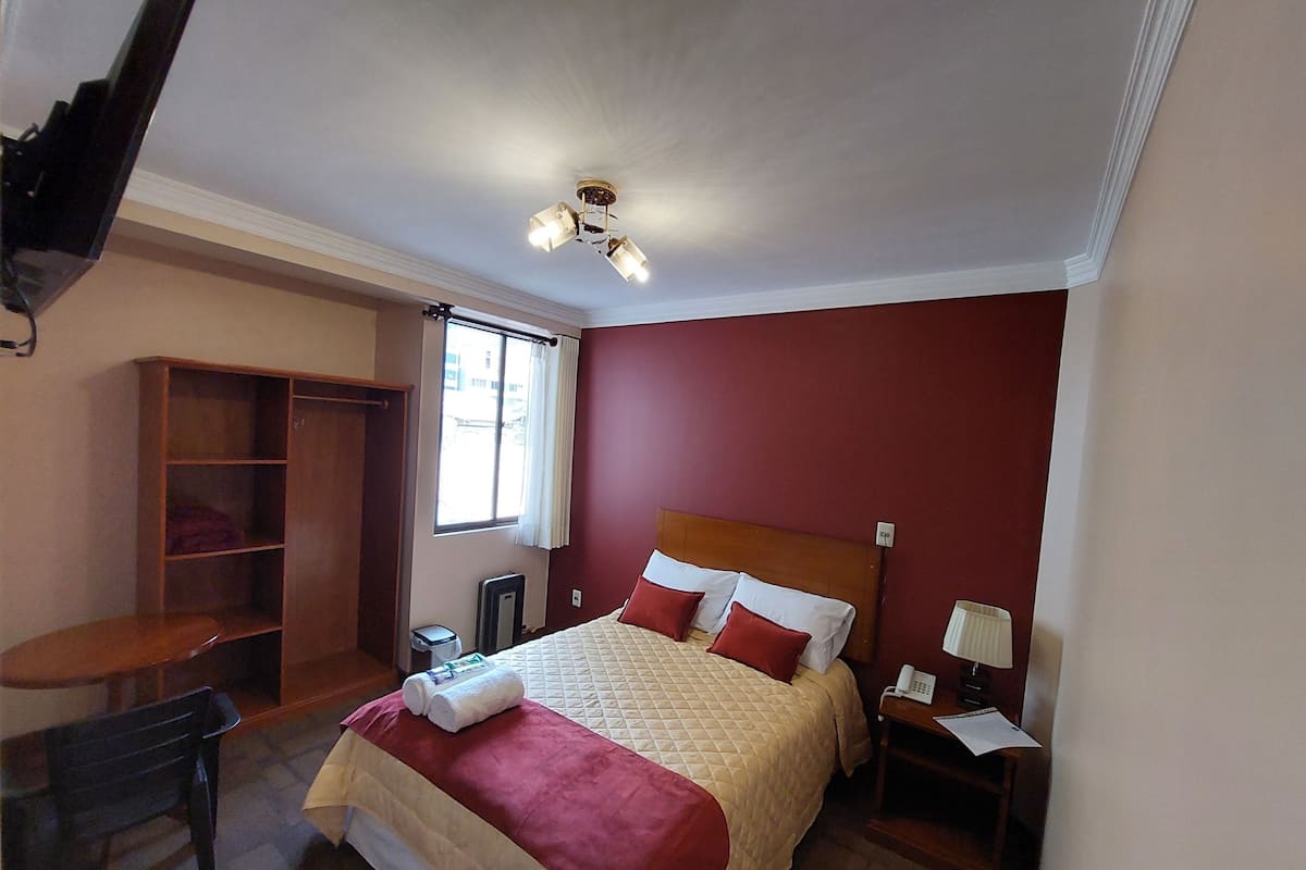 Chambre Simple Standard | Literie de qualité supérieure, couette en duvet d'oie