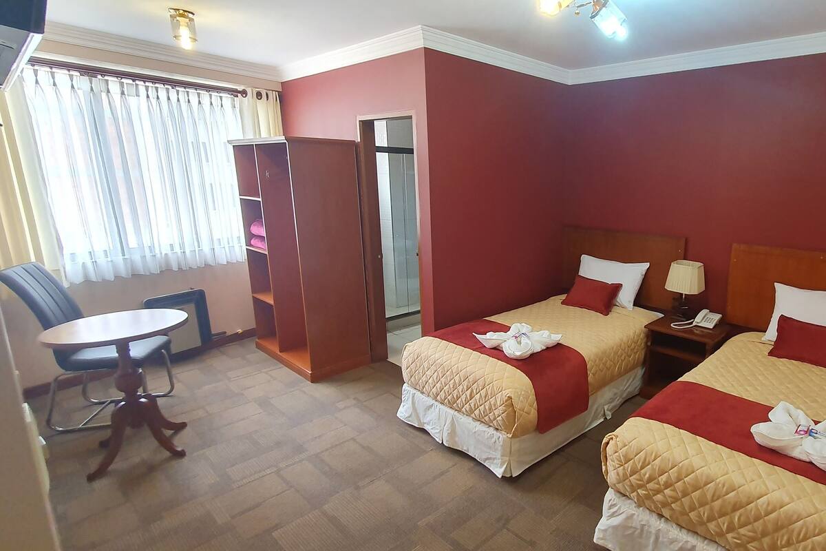 Double Room, 2 Single Beds