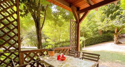 Caravan "Le Sorgenti - Mobile Home 46" with Mountain View, Private Garden & A/C