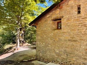 Property grounds - Caravan "Le Sorgenti - Bungalow In Sasso" with Mountain View & Private Garden (Palazzuolo Sul Senio)
