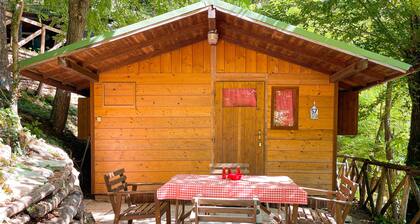 Caravane "Le Sorgenti - Chalet 57" Avec vue sur les montagnes et jardin privé