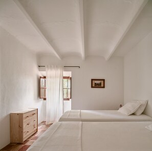 6 bedrooms, iron/ironing board, travel crib, WiFi - Sa Sinia - Finca rural at the heart of Tramuntana (Valldemosa)
