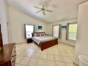 4 quartos, ferros/tábuas de passar roupa, Wi-Fi de cortesia