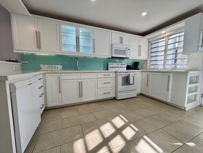 Fridge, microwave, oven, coffee/tea maker