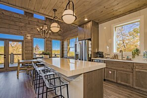 Fridge, microwave, oven, stovetop - Western Ridge Lodge: Indoor Pool, Mtn Views, Home Theater, Game Room, Hot Tub, WiFi, Fire Pit... (Sevierville)