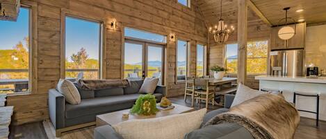 TV, peis, videospill og bordtennis