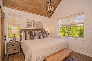 5 bedrooms, iron/ironing board, free WiFi, bed sheets - 30% OFF: NOW thru Friday 1/30. Stay thru 1/31/27. (Sevierville)