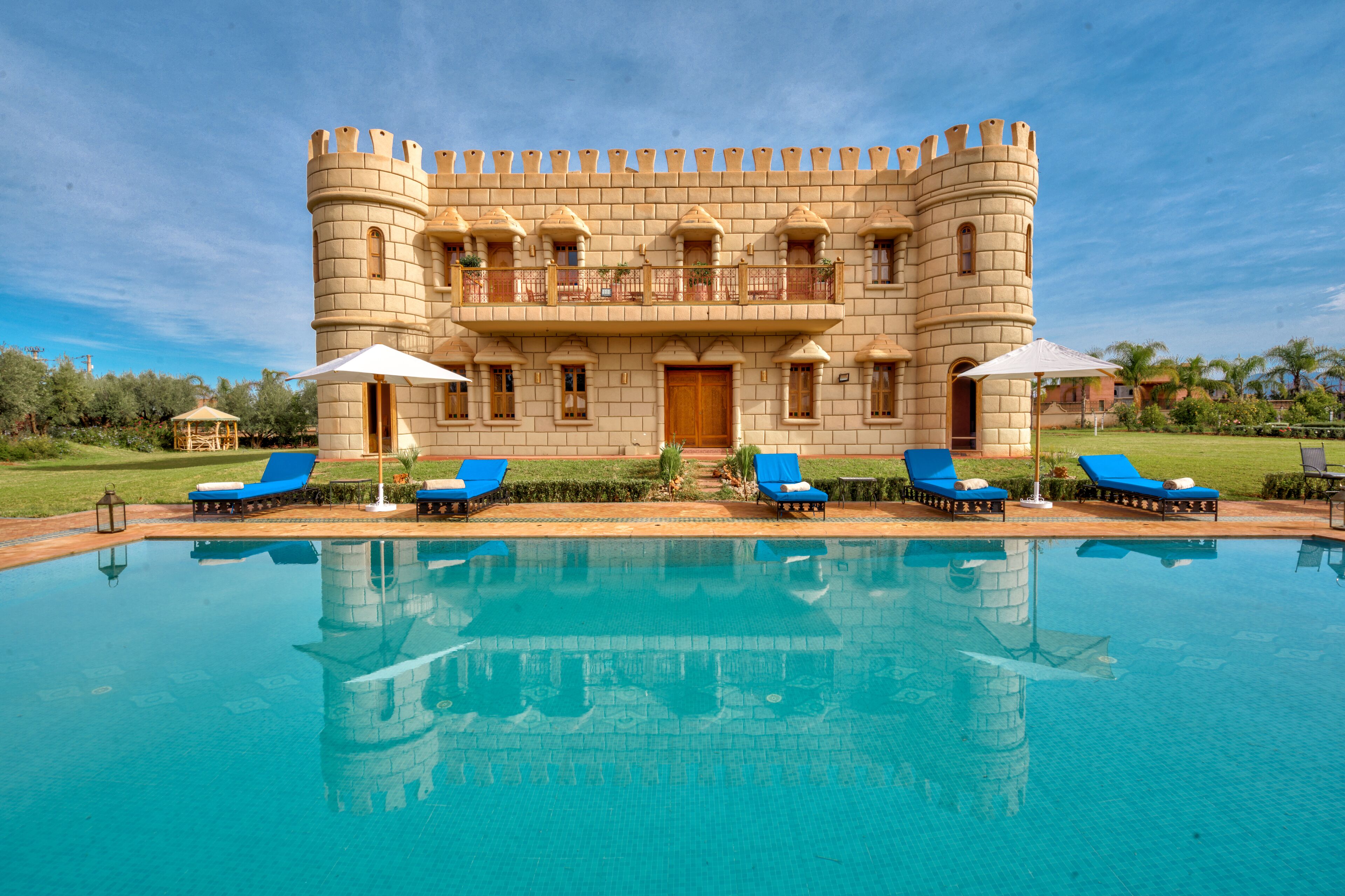 2 outdoor pools