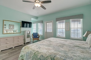 3 bedrooms, free WiFi, bed sheets - Cranes Roost | Pet OK | Pool | Close to Beach | Gated Community (Port Aransas)
