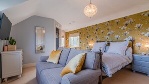 4 bedrooms, iron/ironing board, travel cot, free WiFi