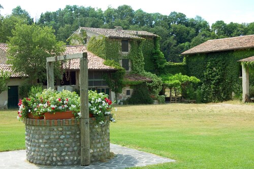 La Torretta: nähe Peschiera del Garda, mitten im Grünen, ruhig