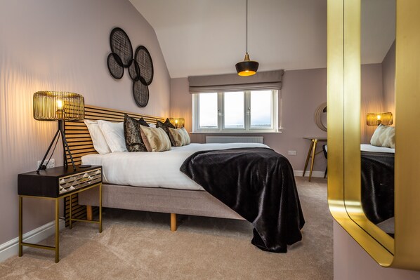 4 bedrooms, iron/ironing board, free WiFi, bed sheets