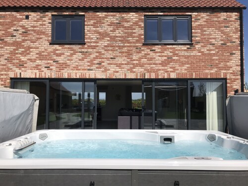 The Sycamores, Ashlin Farm Barns