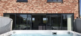 The Sycamores, Ashlin Farm Barns