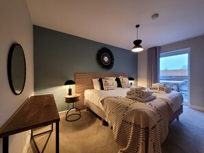 5 habitaciones, tabla de planchar con plancha y wifi gratis