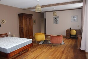 5 bedrooms, bed sheets - Town house (Châtillon-sur-Seine)