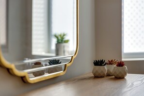 Interior - Apt 1 - North Marine Villa - Pet-friendly. Ground floor modern apartment near North Bay Beach. (Scarborough)