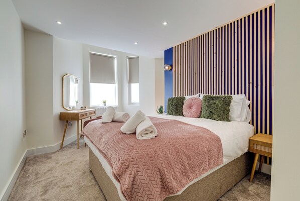 1 bedroom, iron/ironing board, travel cot, free WiFi - Apt 1 - North Marine Villa - Pet-friendly. Ground floor modern apartment near North Bay Beach. (Scarborough)