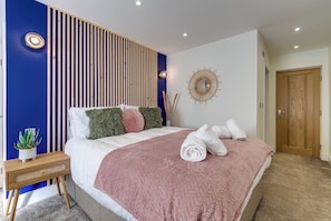 1 slaapkamer, een strijkplank/strijkijzer, reisbedje, gratis wifi