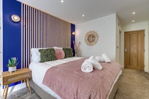 1 slaapkamer, een strijkplank/strijkijzer, reisbedje, gratis wifi