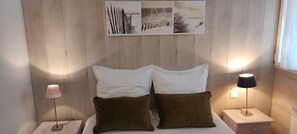 3 bedrooms, iron/ironing board, travel cot, free WiFi