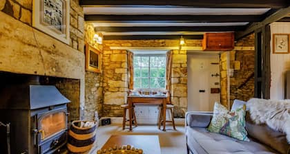 Two bedroom holiday cottage in the Cotswolds - Honeysuckle Cottage, Blockley