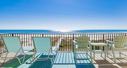 1BR Beachfront Beauty!!