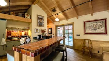 Refrigerador, microondas, parrilla de estufa y lavavajillas