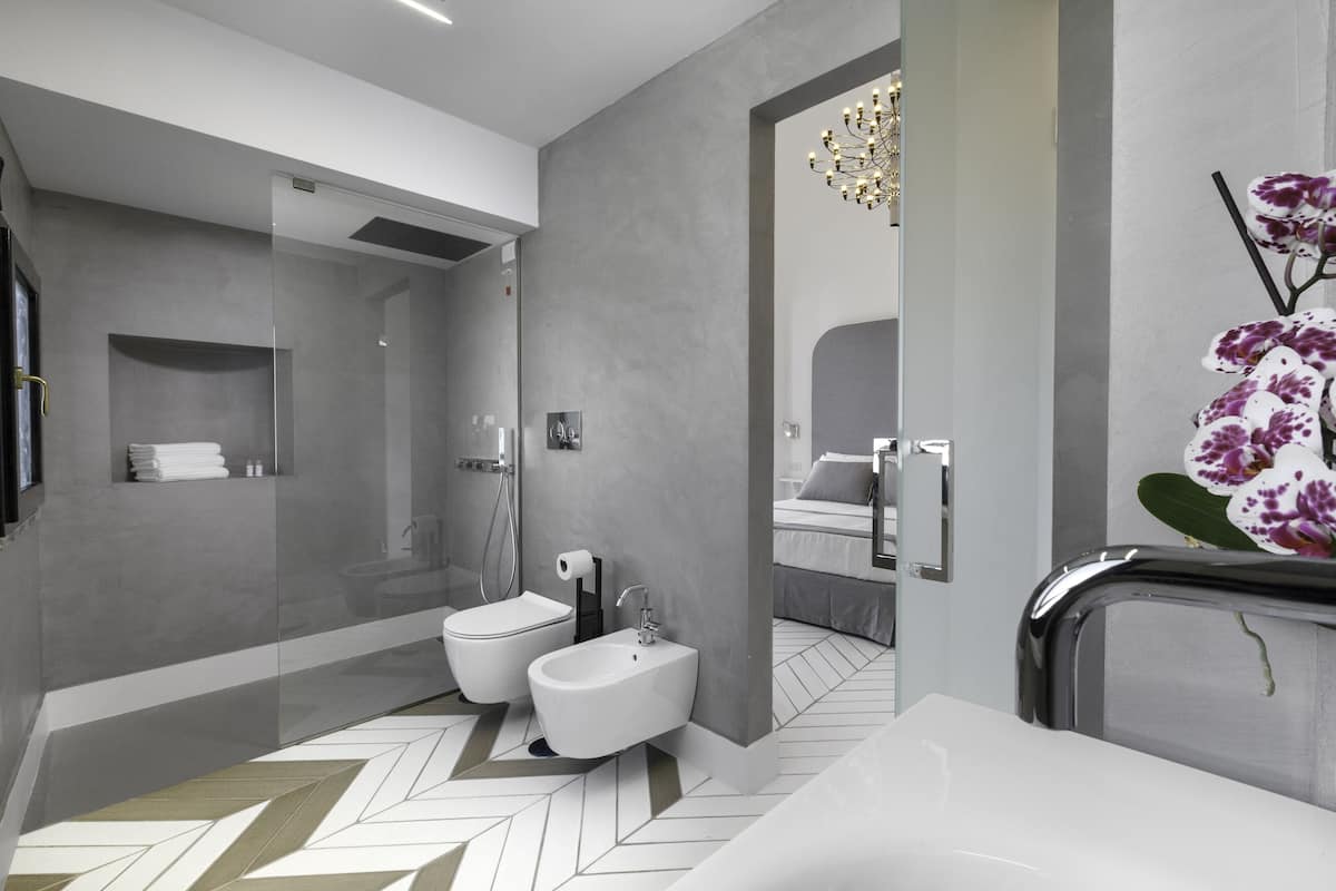 Apartamento, 1 habitación, fumadores, baño privado | Baño | Ducha, cabezal de ducha con hidromasaje y secador de pelo