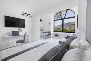 3 多间卧室、高档床上用品、记忆海绵床垫、客房内保险箱