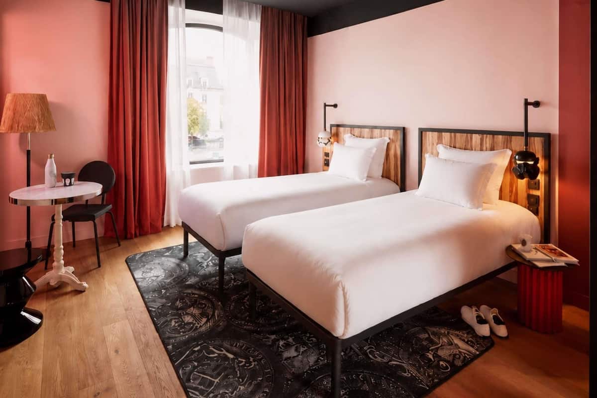 Medium Twin Room - Mom | In-room safe, individually decorated, individually furnished
