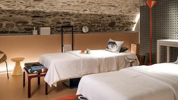 Sauna, hot tub, ruang uap, dan pijat