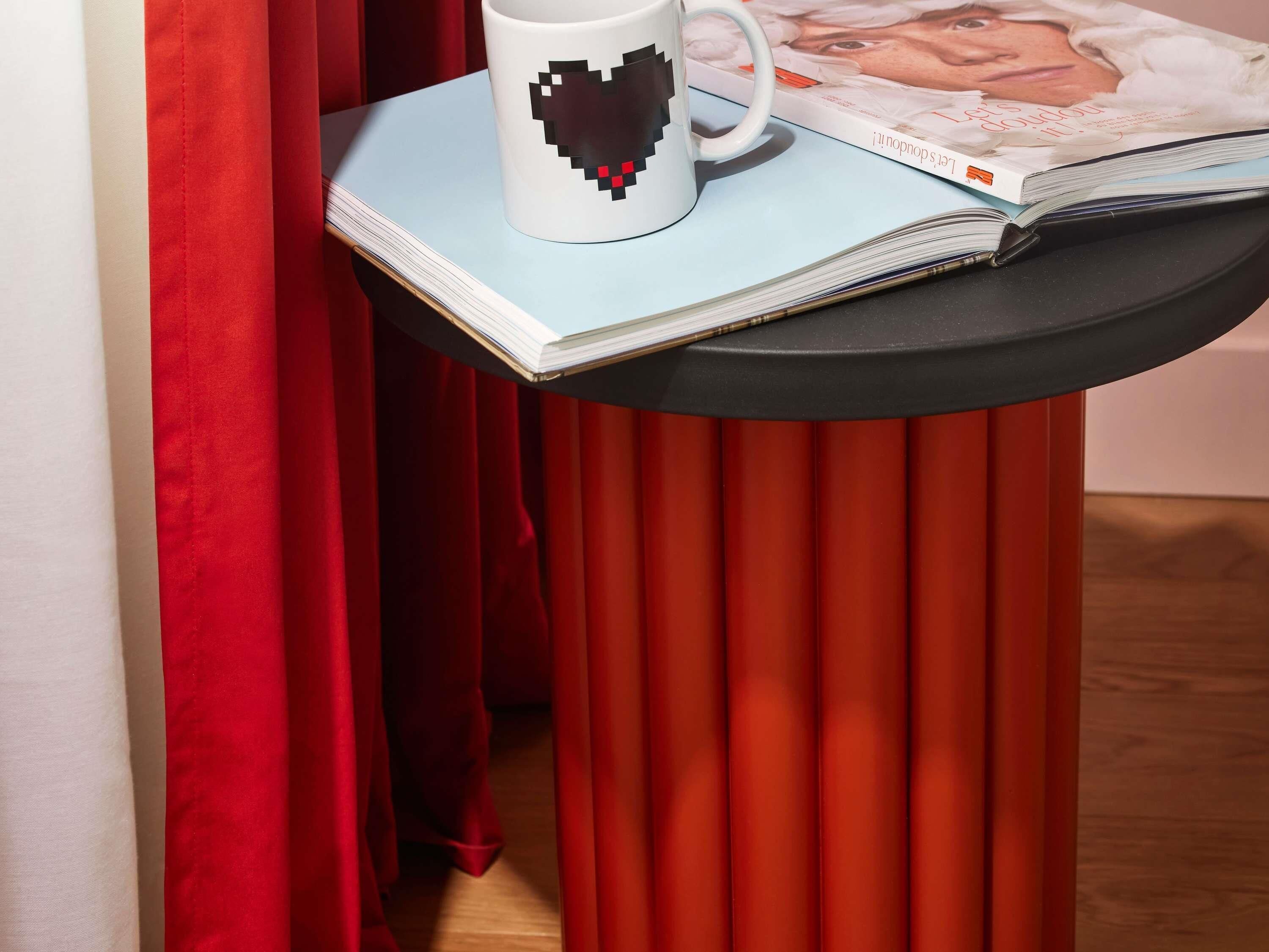 Zimmer, 1 Queen-Bett | Zimmersafe, individuell dekoriert, individuell eingerichtet