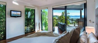 Infinity, Infinity on Hamilton Island
