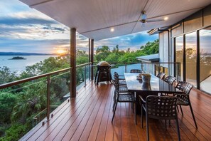 Outdoor dining - Infinity, Infinity on Hamilton Island (Hamilton Island)