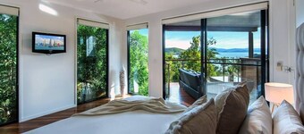 Infinity, Infinity on Hamilton Island