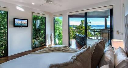 Infinity, Infinity on Hamilton Island
