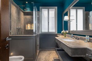 Badewanne, Haartrockner