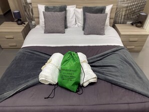 Classic Room | Hypo-allergenic bedding, minibar, individually decorated - Vico Grande (Naples)
