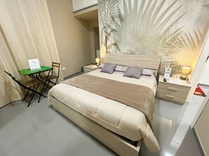 Classic Room | Hypo-allergenic bedding, minibar, individually decorated - Vico Grande (Naples)