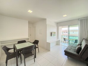 Leilighet | Oppholdsområde | En 40-tommers TV med digitale kanaler