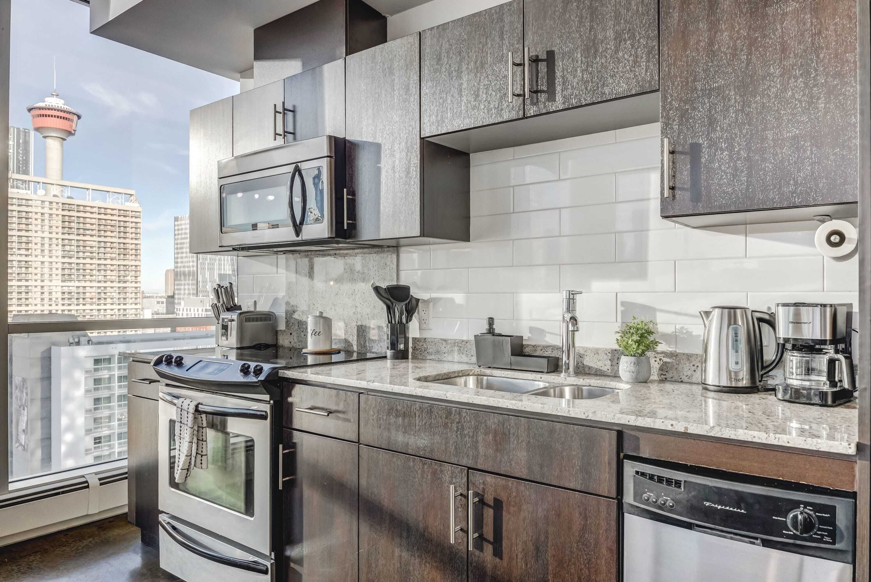 Fridge, microwave, oven, stovetop