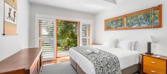 Esplanade Premium 33