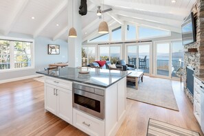 Interior - AMAZING WINNIPESAUKEE VIEWS Heated Pool Hot Tub (Gilford)