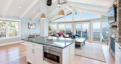 AMAZING WINNIPESAUKEE VIEWS Heated Pool Hot Tub