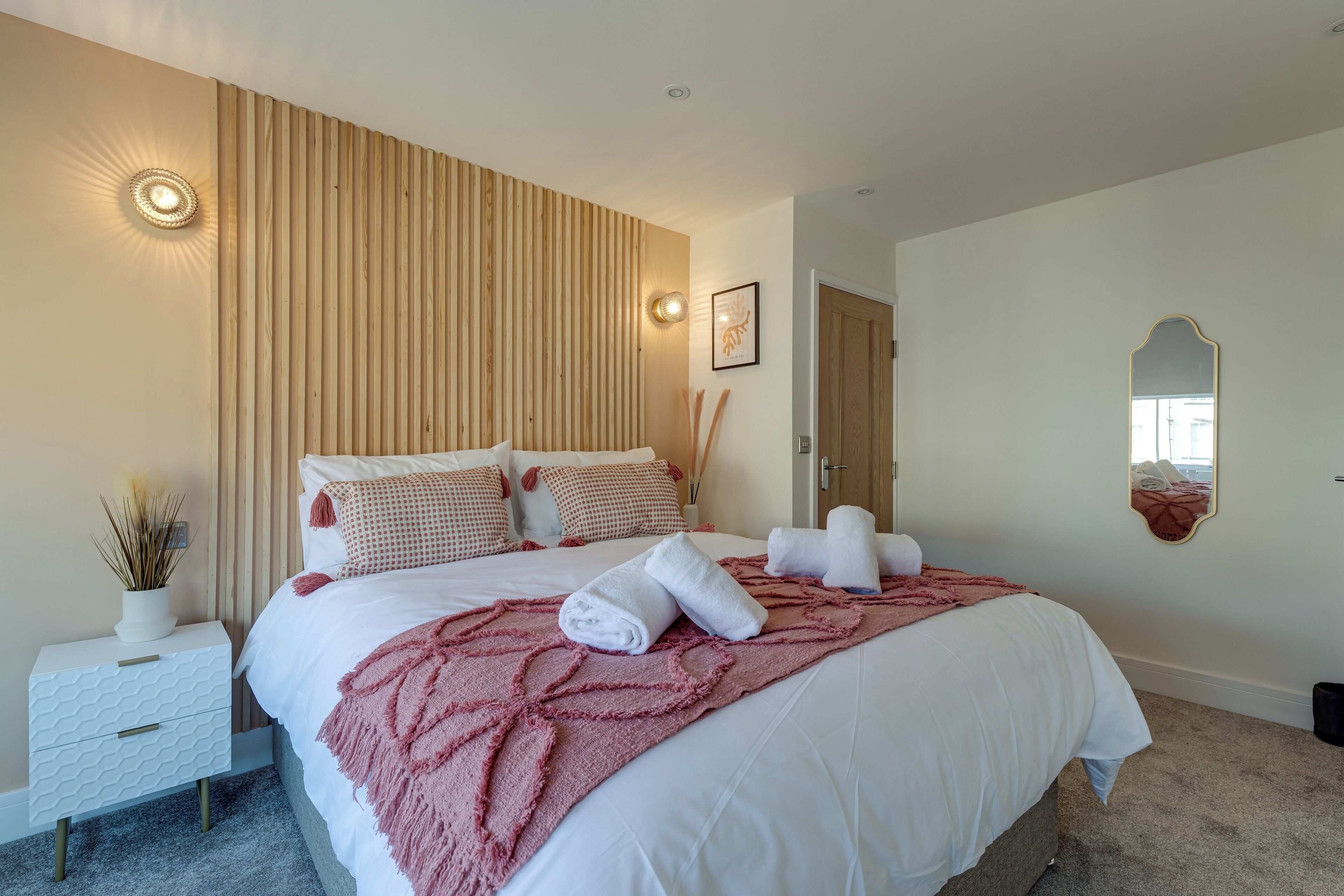 2 bedrooms, iron/ironing board, travel cot, free WiFi